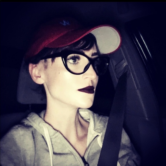 Meet your Posher, Megan - Picture 1 of 1